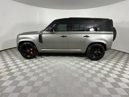 2022 Land Rover Defender 110 XS Edition