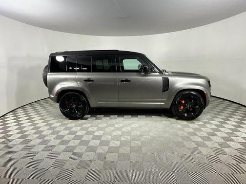 2022 Land Rover Defender 110 XS Edition