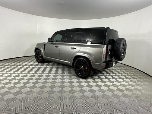 2022 Land Rover Defender 110 XS Edition