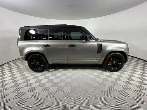 2022 Land Rover Defender 110 XS Edition