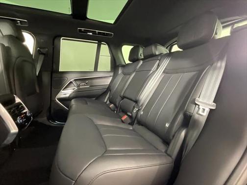 2025 Land Rover Range Rover P530 SE