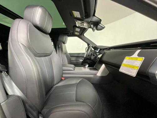 2025 Land Rover Range Rover P530 SE