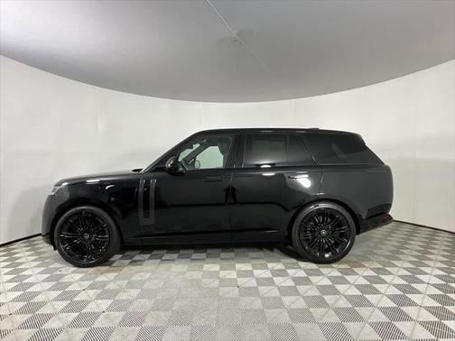 2025 Land Rover Range Rover P530 SE