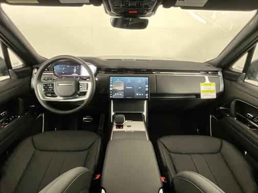2025 Land Rover Range Rover P530 SE