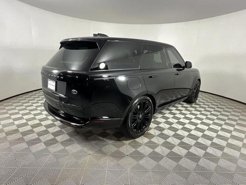 2023 Land Rover Range Rover P530 SE