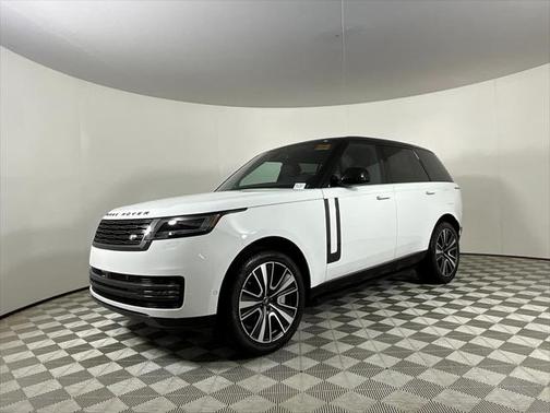 2025 Land Rover Range Rover P550e SE