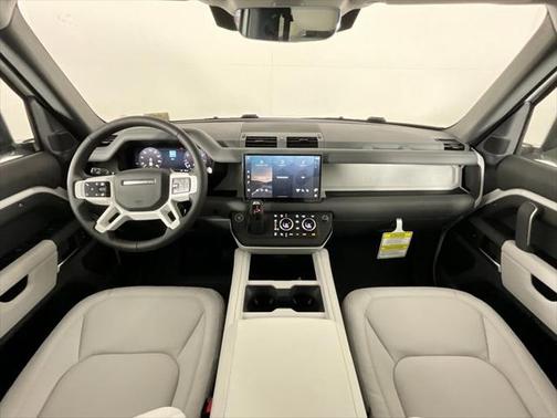 2025 Land Rover Defender 110 P400 S