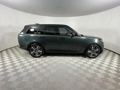 2023 Land Rover Range Rover P530 SE