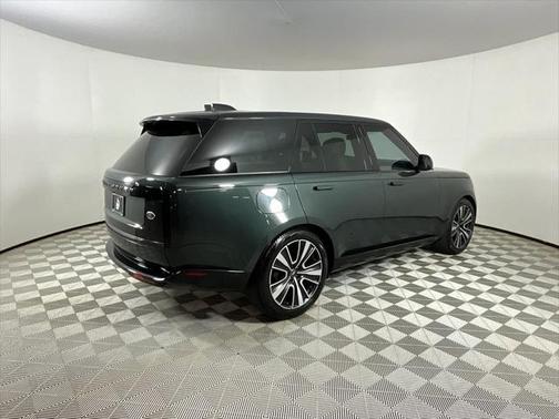 2023 Land Rover Range Rover P530 SE
