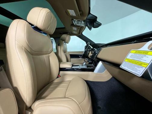2025 Land Rover Range Rover P530 SE