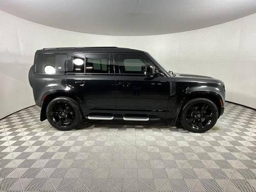 2024 Land Rover Defender 110 V8