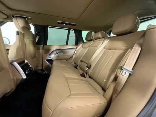 2025 Land Rover Range Rover P530 SE