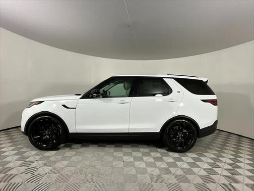 2025 Land Rover Discovery P300 S