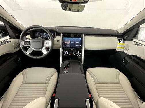 2025 Land Rover Discovery P300 S