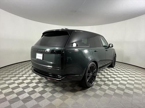 2025 Land Rover Range Rover P530 SE