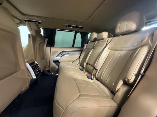 2025 Land Rover Range Rover P530 SE