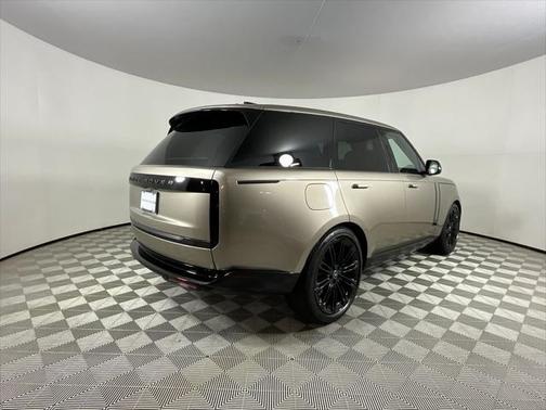 2025 Land Rover Range Rover P400 SE