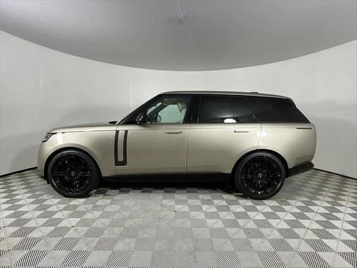 2025 Land Rover Range Rover P400 SE