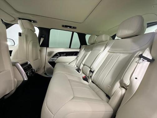 2025 Land Rover Range Rover P400 SE