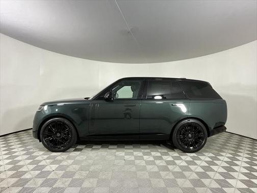 2025 Land Rover Range Rover P530 SE