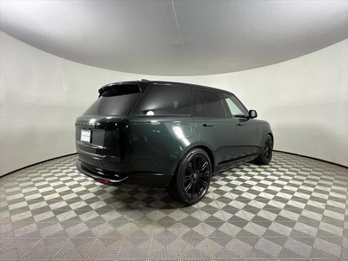 2025 Land Rover Range Rover P530 SE