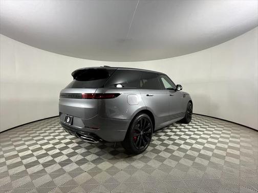 2025 Land Rover Range Rover Sport SE