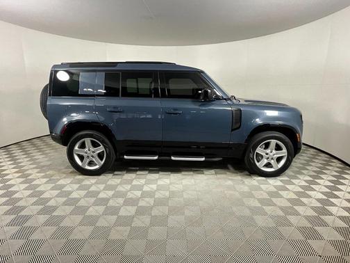 2022 Land Rover Defender 110 X-Dynamic SE