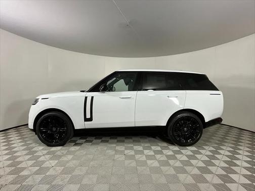 2025 Land Rover Range Rover P530 SE