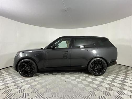 2025 Land Rover Range Rover P400 SE