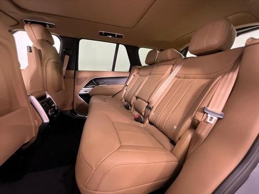 2025 Land Rover Range Rover P400 SE