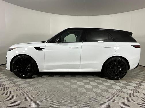Fuji White 2026 Land Rover Range Rover Sport SE