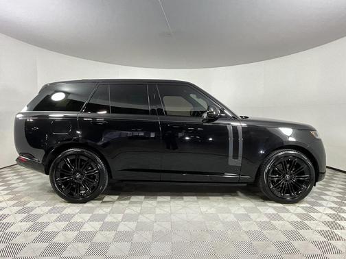 2024 Land Rover Range Rover P530 SE