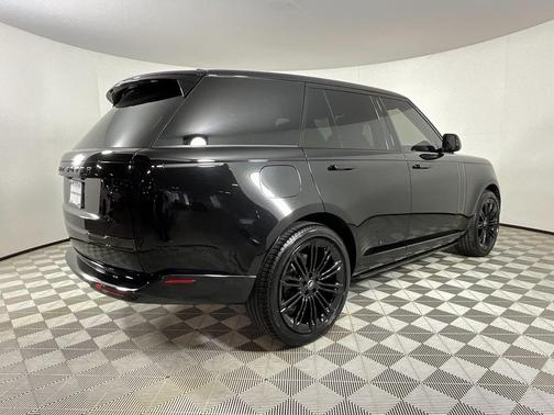2024 Land Rover Range Rover P530 SE