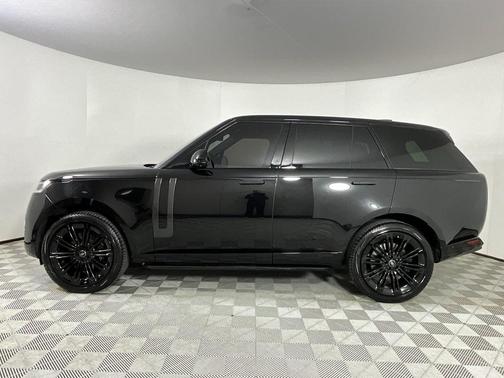 2024 Land Rover Range Rover P530 SE