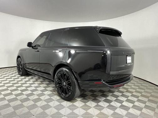2024 Land Rover Range Rover P530 SE