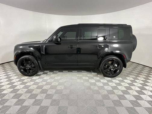 2024 Land Rover Defender 110 P400 X-Dynamic SE