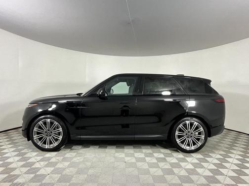 2025 Land Rover Range Rover Sport SE