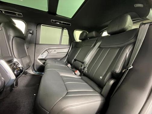 2025 Land Rover Range Rover P530 SE