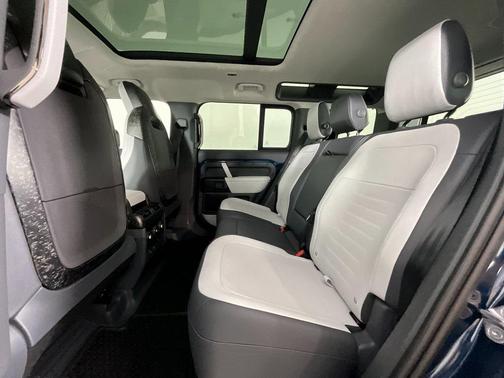 2026 Land Rover Defender 110 V8