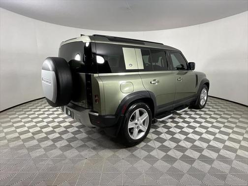 2021 Land Rover Defender 110 SE