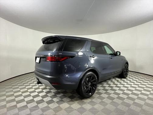 2025 Land Rover Discovery P300 S