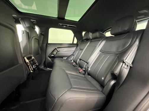2025 Land Rover Range Rover Sport SE