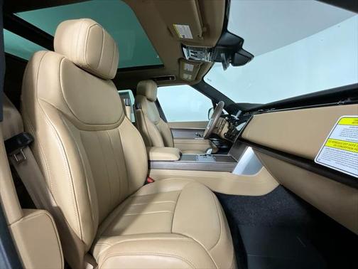 2025 Land Rover Range Rover P530 SE 7 Seat