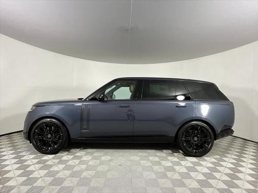 2025 Land Rover Range Rover P530 SE 7 Seat