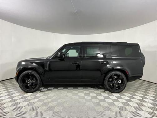 2025 Land Rover Defender 130 P400 X-Dynamic SE