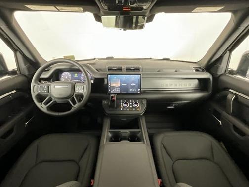 2025 Land Rover Defender 130 P400 X-Dynamic SE