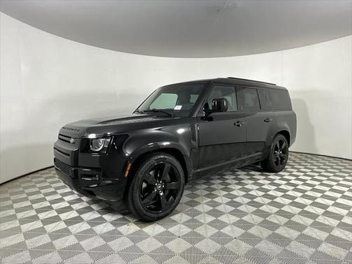 2025 Land Rover Defender 130 P400 X-Dynamic SE