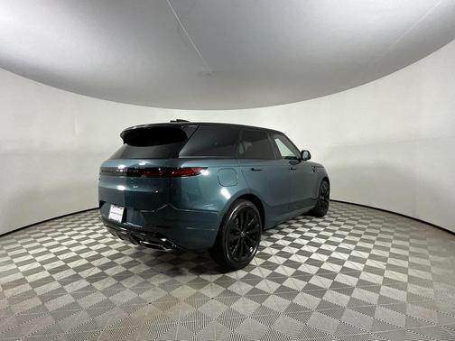 2025 Land Rover Range Rover Sport SE