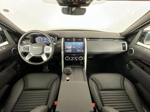 2025 Land Rover Discovery P300 S