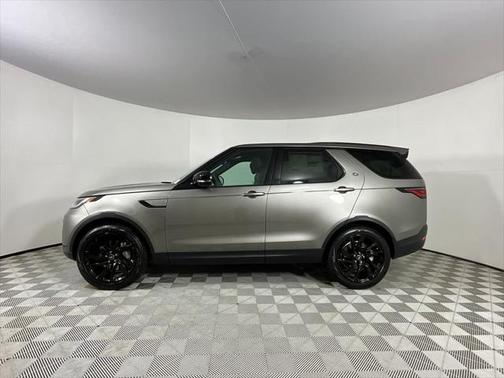 2025 Land Rover Discovery P300 S